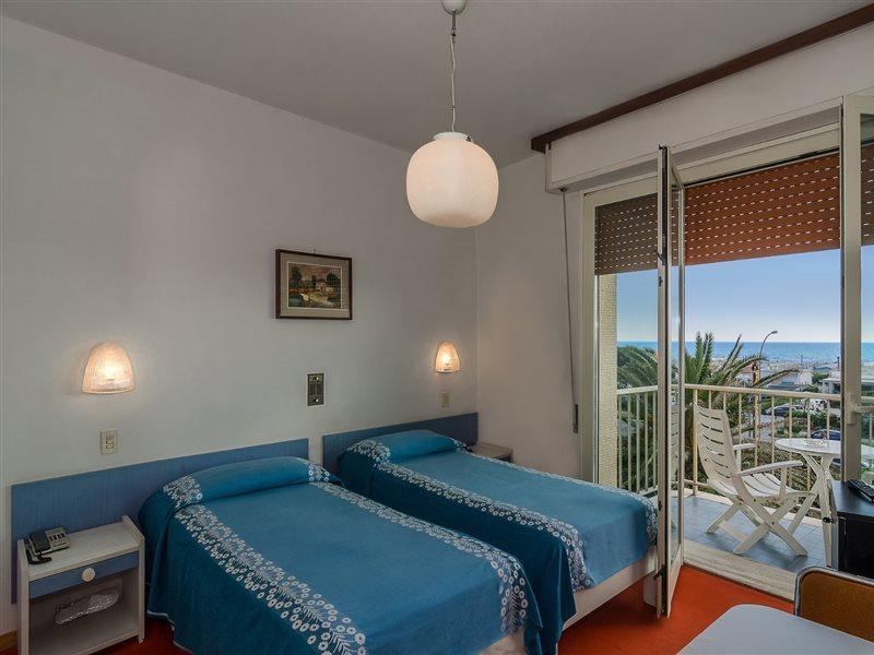 Hotel Brasilia Marina di Pietrasanta Exterior photo