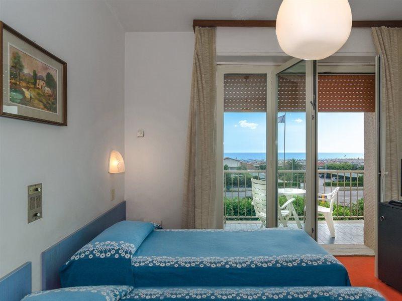 Hotel Brasilia Marina di Pietrasanta Exterior photo