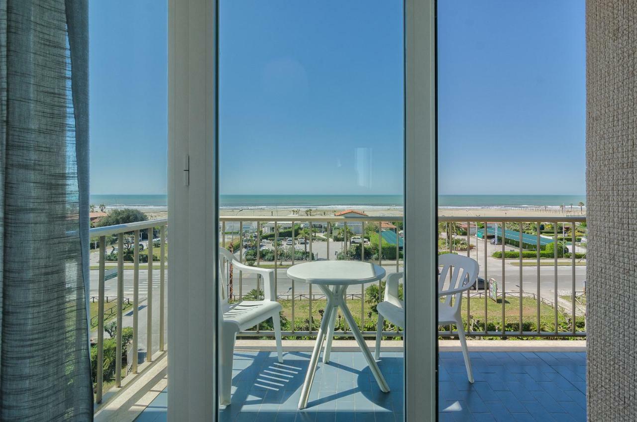 Hotel Brasilia Marina di Pietrasanta Exterior photo
